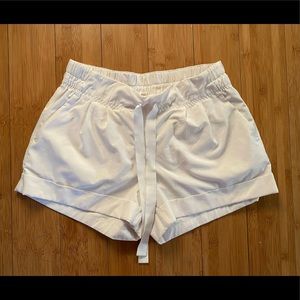 Lululemon white workout shorts size 6